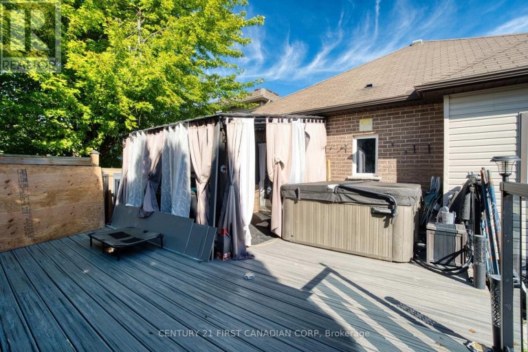 34 - 777 APRICOT DRIVE, London South (South K), Ontario, N6K5B3
