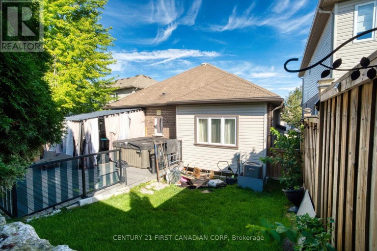 34 - 777 APRICOT DRIVE, London South (South K), Ontario, N6K5B3