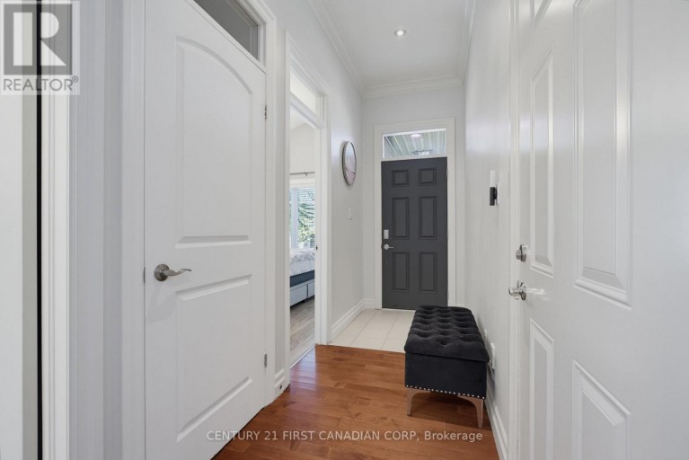 34 - 777 APRICOT DRIVE, London South (South K), Ontario, N6K5B3