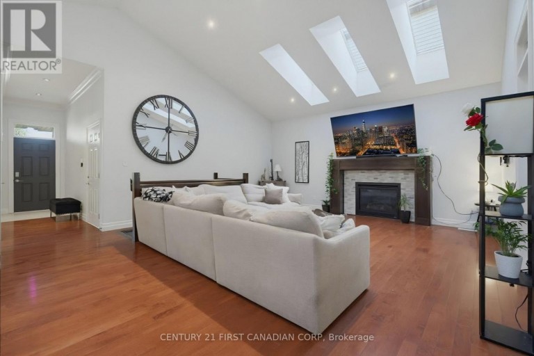 34 - 777 APRICOT DRIVE, London South (South K), Ontario, N6K5B3