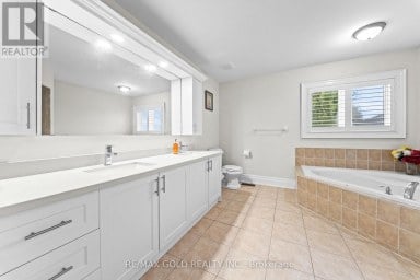 16 REGIS CIRCLE Brampton (Vales of Castlemore North) Ontario photo 17