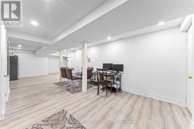 16 REGIS CIRCLE Brampton (Vales of Castlemore North) Ontario photo 28