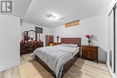 16 REGIS CIRCLE Brampton (Vales of Castlemore North) Ontario photo 31