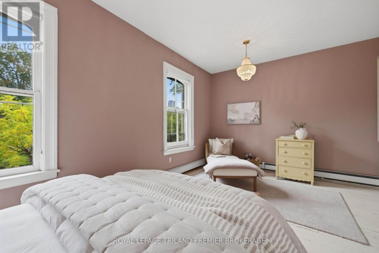 28 STANLEY STREET, London South (South F), Ontario, N6C1B1