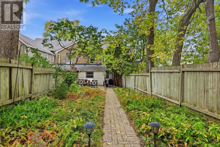 28 STANLEY STREET, London South (South F), Ontario, N6C1B1
