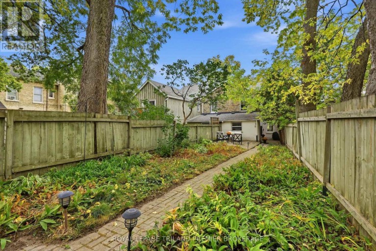 28 STANLEY STREET, London South (South F), Ontario, N6C1B1