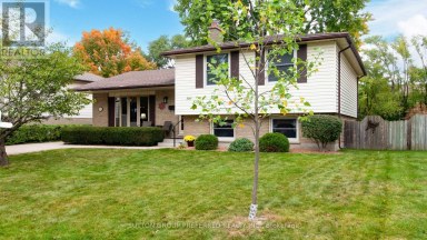 573 JAMAICA COURT London South (South M) Ontario photo 1