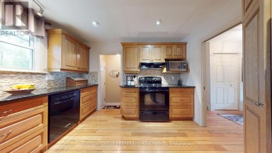 573 JAMAICA COURT London South (South M) Ontario photo 18