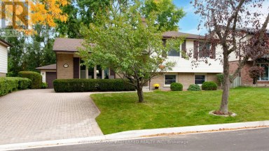 573 JAMAICA COURT London South (South M) Ontario photo 3