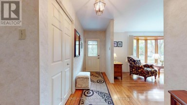 573 JAMAICA COURT London South (South M) Ontario photo 8