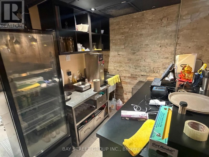 409 SPADINA AVENUE, Toronto (Kensington-Chinatown), Ontario, M5T2G6