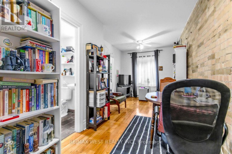 90 OXFORD STREET, Toronto (Kensington-Chinatown), Ontario, M5T1P3