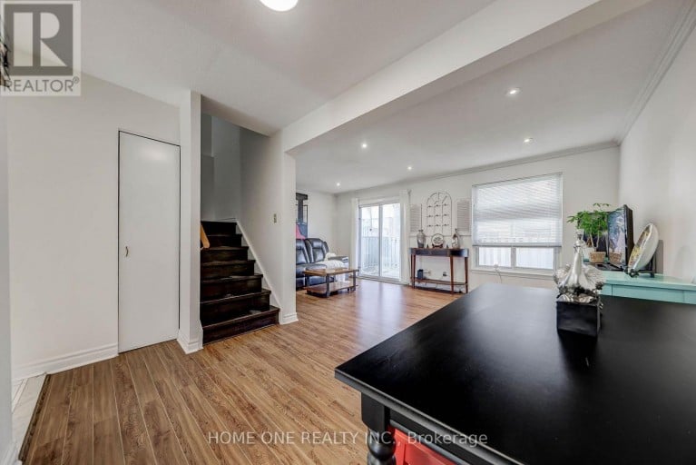 39 - 44 CHESTER LE BOULEVARD, Toronto (L'Amoreaux), Ontario, M1W2M8