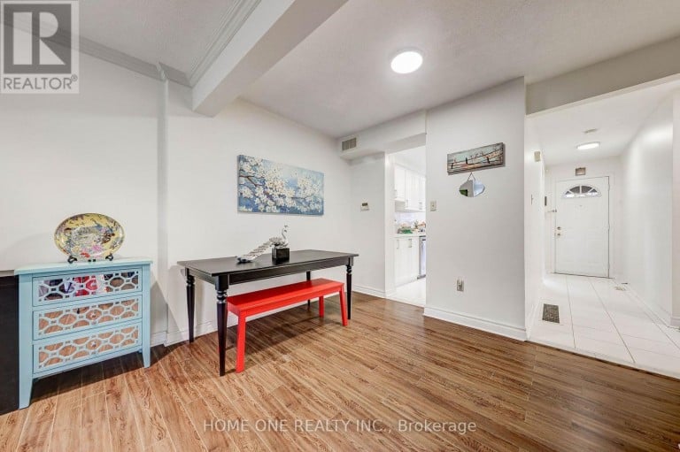 39 - 44 CHESTER LE BOULEVARD, Toronto (L'Amoreaux), Ontario, M1W2M8