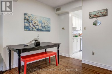 39 - 44 CHESTER LE BOULEVARD Toronto (L'Amoreaux) Ontario photo 12