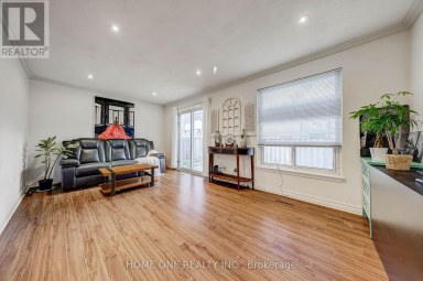 39 - 44 CHESTER LE BOULEVARD Toronto (L'Amoreaux) Ontario photo 13