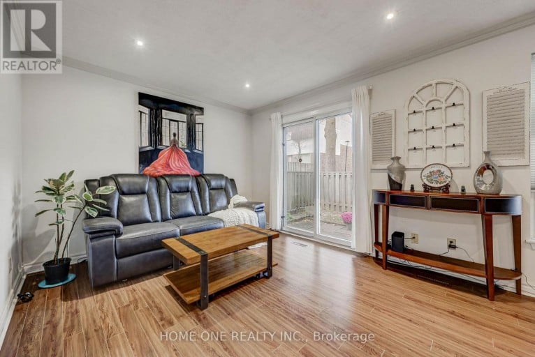 39 - 44 CHESTER LE BOULEVARD, Toronto (L'Amoreaux), Ontario, M1W2M8