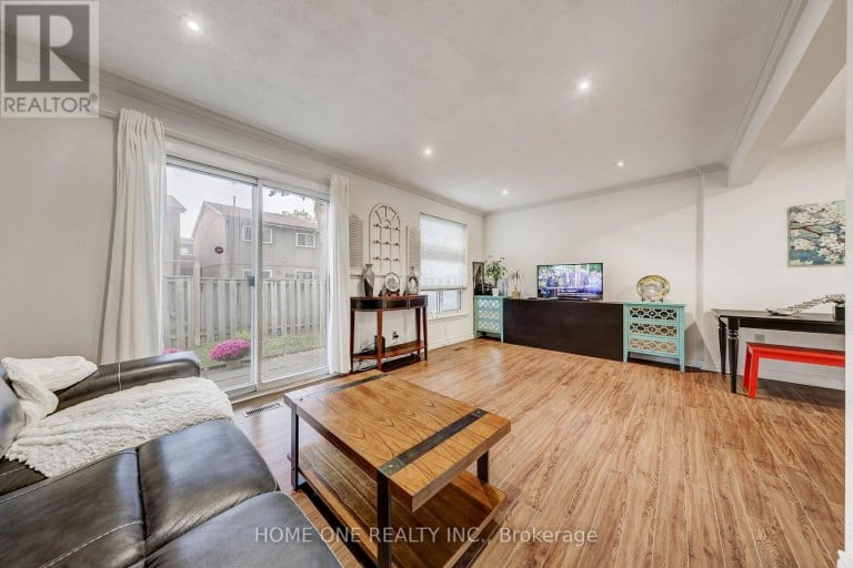 39 - 44 CHESTER LE BOULEVARD, Toronto (L'Amoreaux), Ontario, M1W2M8