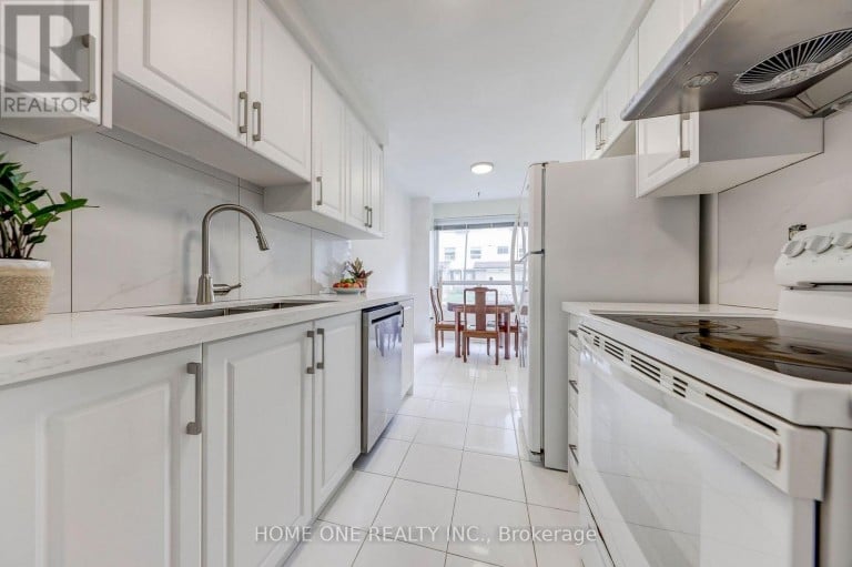 39 - 44 CHESTER LE BOULEVARD, Toronto (L'Amoreaux), Ontario, M1W2M8