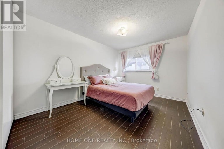 39 - 44 CHESTER LE BOULEVARD, Toronto (L'Amoreaux), Ontario, M1W2M8