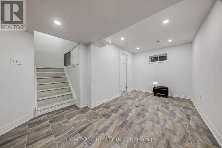39 - 44 CHESTER LE BOULEVARD, Toronto (L'Amoreaux), Ontario, M1W2M8