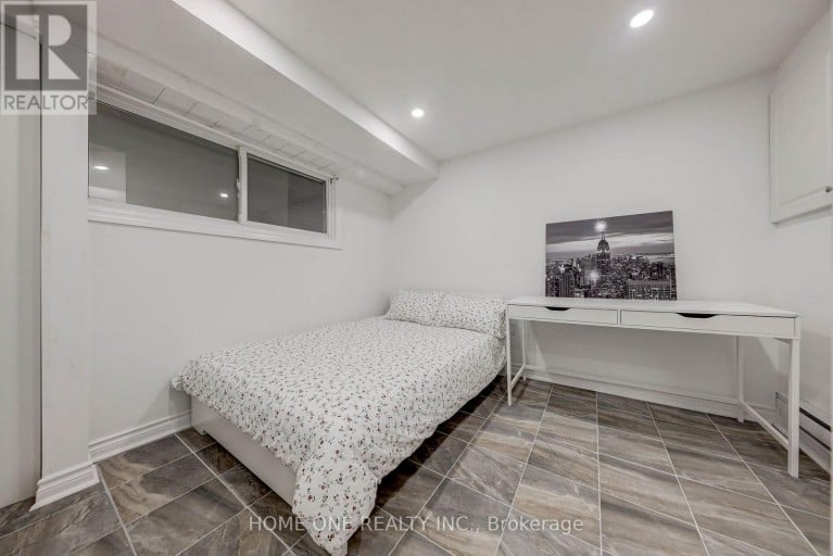 39 - 44 CHESTER LE BOULEVARD, Toronto (L'Amoreaux), Ontario, M1W2M8