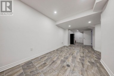 39 - 44 CHESTER LE BOULEVARD Toronto (L'Amoreaux) Ontario photo 35