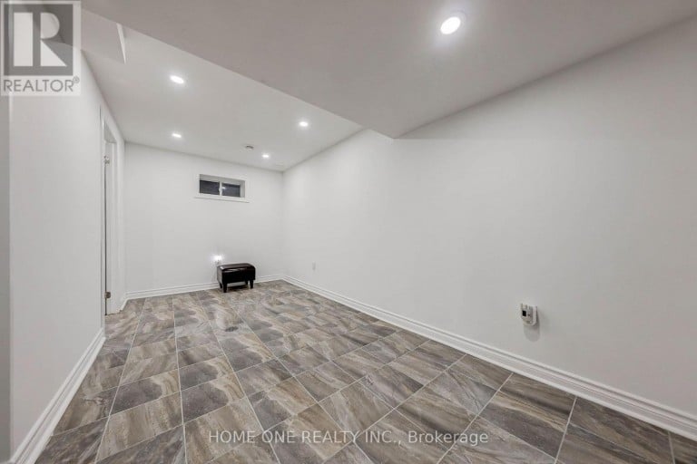 39 - 44 CHESTER LE BOULEVARD, Toronto (L'Amoreaux), Ontario, M1W2M8