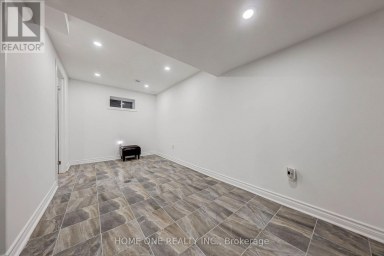 39 - 44 CHESTER LE BOULEVARD Toronto (L'Amoreaux) Ontario photo 36