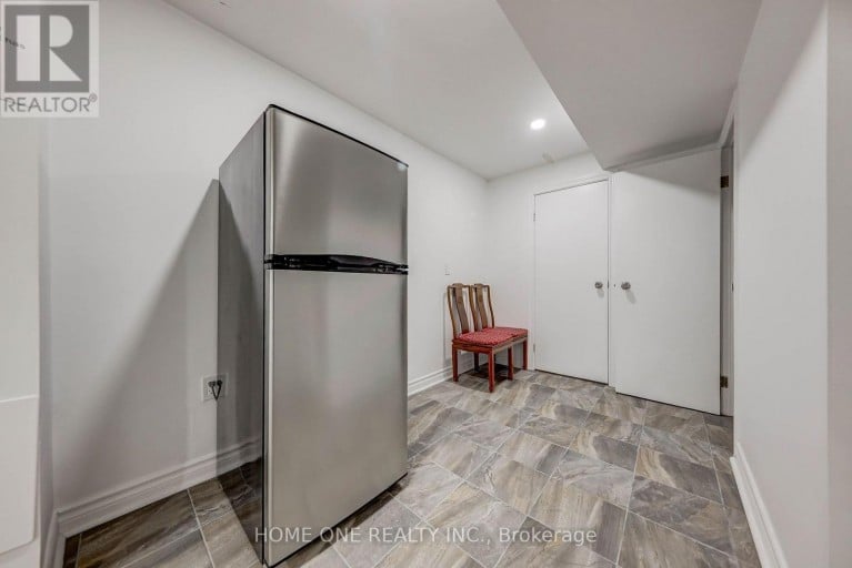 39 - 44 CHESTER LE BOULEVARD, Toronto (L'Amoreaux), Ontario, M1W2M8