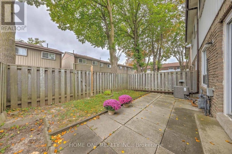 39 - 44 CHESTER LE BOULEVARD, Toronto (L'Amoreaux), Ontario, M1W2M8