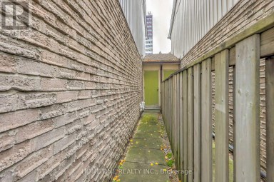 39 - 44 CHESTER LE BOULEVARD Toronto (L'Amoreaux) Ontario photo 48