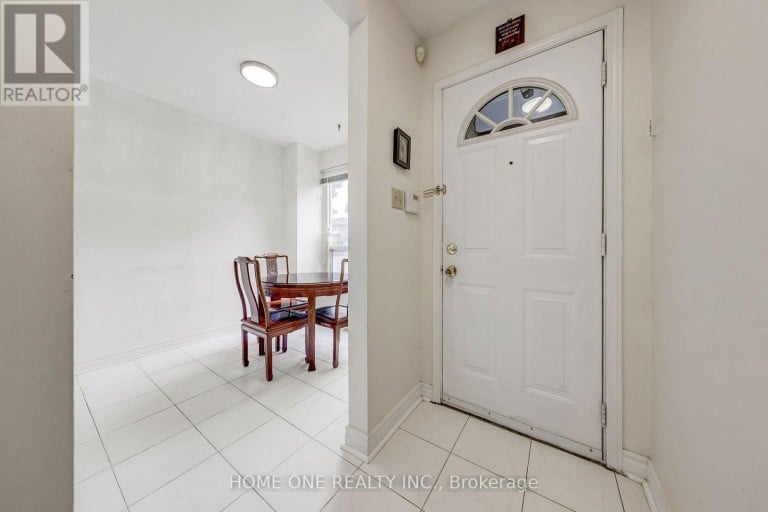39 - 44 CHESTER LE BOULEVARD, Toronto (L'Amoreaux), Ontario, M1W2M8