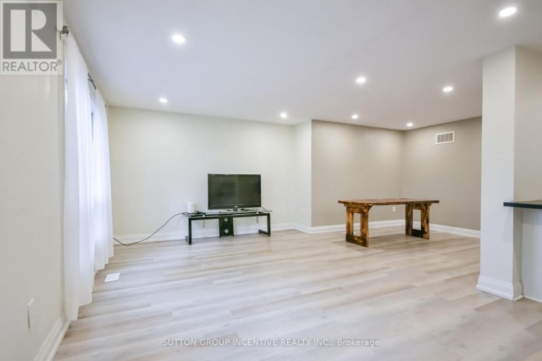 33B CUNDLES ROAD E, Barrie (Cundles East), Ontario, L4M2Z6