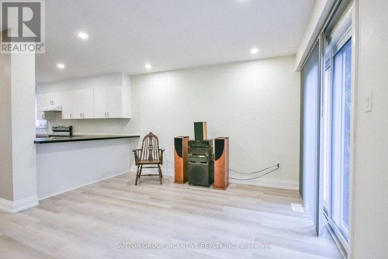 33B CUNDLES ROAD E, Barrie (Cundles East), Ontario, L4M2Z6