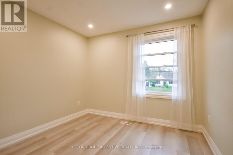 33B CUNDLES ROAD E, Barrie (Cundles East), Ontario, L4M2Z6