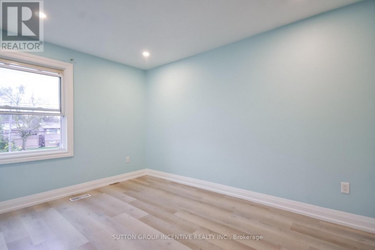33B CUNDLES ROAD E, Barrie (Cundles East), Ontario, L4M2Z6