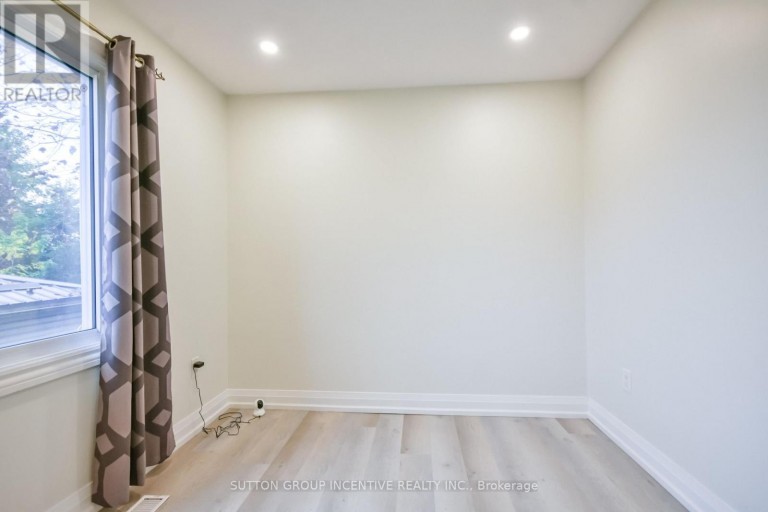 33B CUNDLES ROAD E, Barrie (Cundles East), Ontario, L4M2Z6