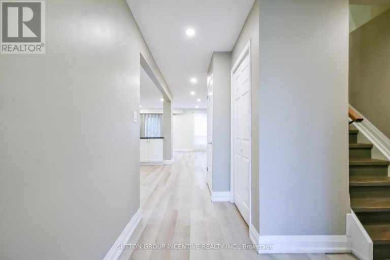 33B CUNDLES ROAD E, Barrie (Cundles East), Ontario, L4M2Z6