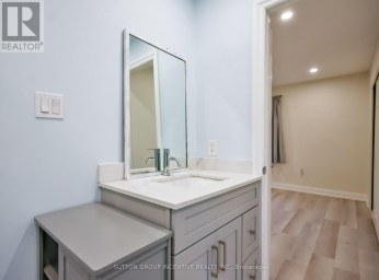 33B CUNDLES ROAD E Barrie (Cundles East) Ontario photo 32