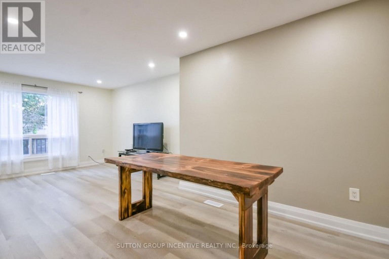 33B CUNDLES ROAD E, Barrie (Cundles East), Ontario, L4M2Z6