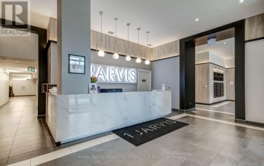 1017 - 1 JARVIS STREET Hamilton (Beasley) Ontario photo 2