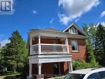 2087 GOVERNORS ROAD Hamilton Ontario photo 1