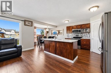 1412 Bayside Avenue SW Airdrie Alberta photo 10