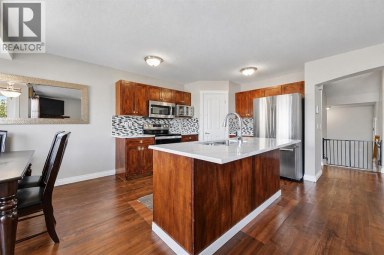 1412 Bayside Avenue SW Airdrie Alberta photo 9