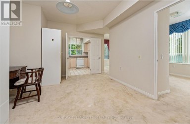 104 - 2800 WARDEN AVENUE Toronto (L'Amoreaux) Ontario photo 3