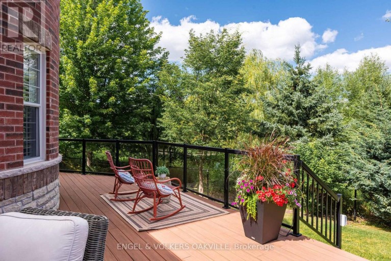 33 BARRACLOUGH BOULEVARD, Halton Hills (Glen Williams), Ontario, L7G0E8