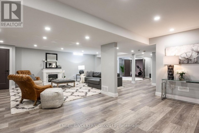 33 BARRACLOUGH BOULEVARD, Halton Hills (Glen Williams), Ontario, L7G0E8