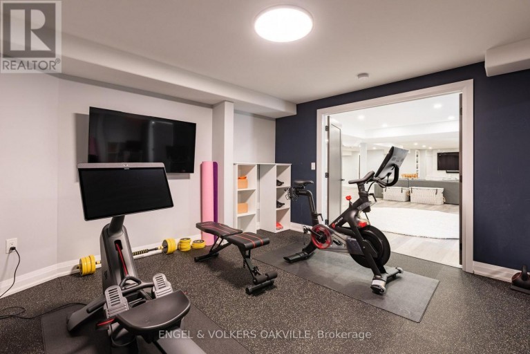 33 BARRACLOUGH BOULEVARD, Halton Hills (Glen Williams), Ontario, L7G0E8