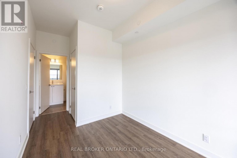 402 - 51 CLARINGTON BOULEVARD, Clarington (Bowmanville), Ontario, L1C7J8